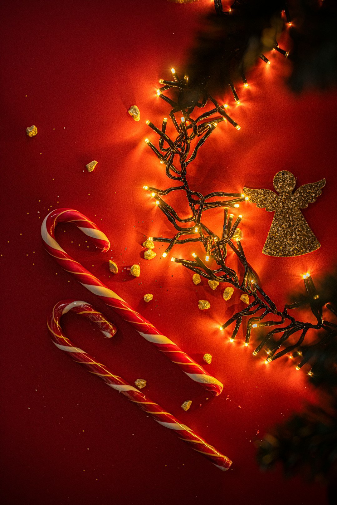 red and white star with red background