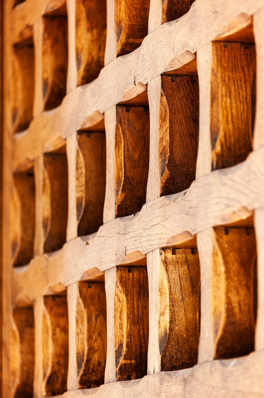 close-up photography brown wooden furniture